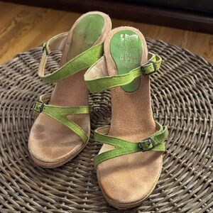 Shoes N’ Stuff by Frank Sbicca Lime Green Vintage Strappy Sandals